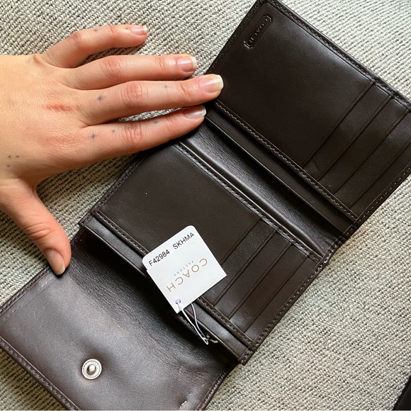 NWT Coach Signature Canvas Wallet - Picture 3 of 3